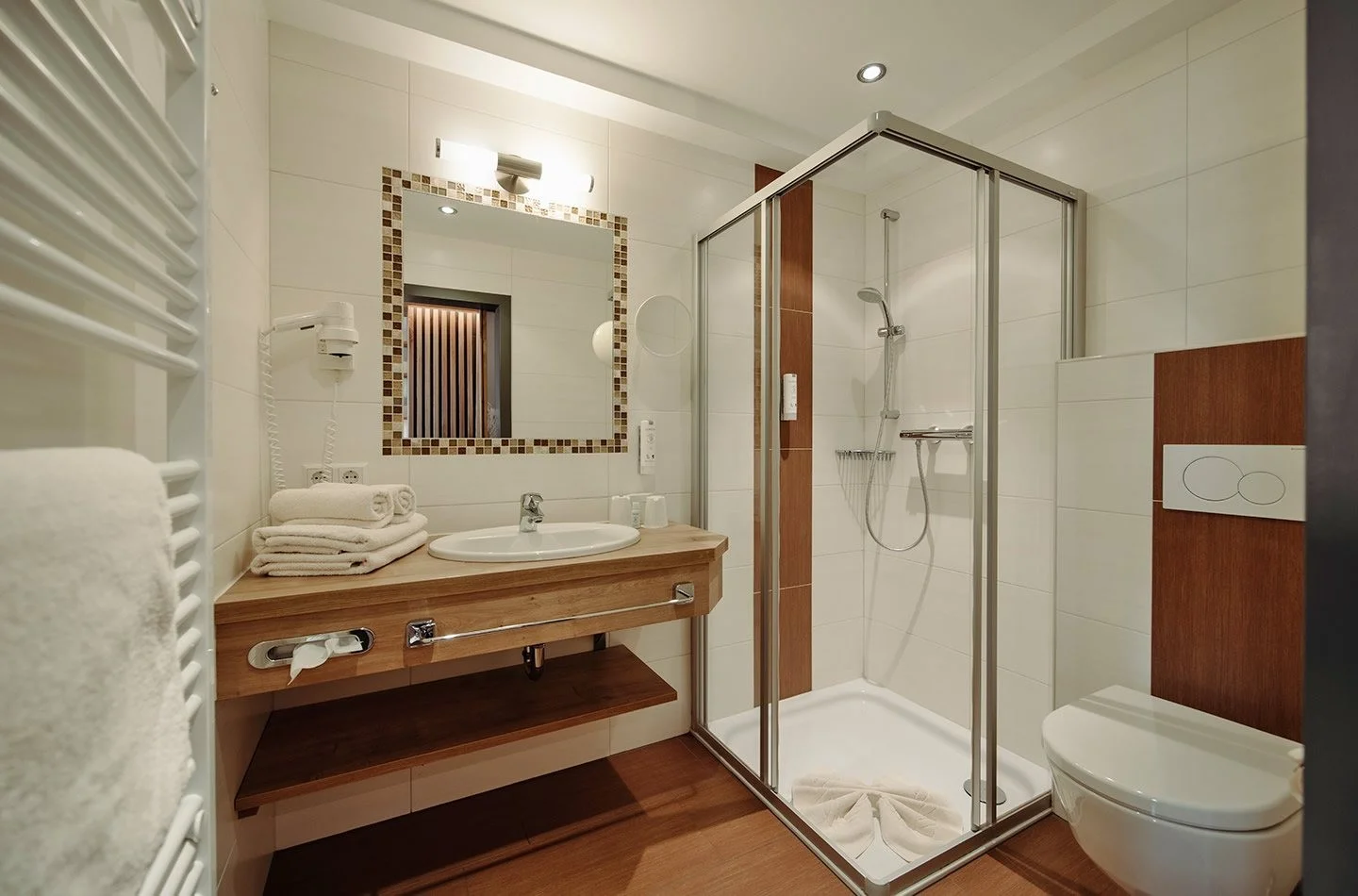 zimmer-bergblick-badezimmer-01-gross (1)